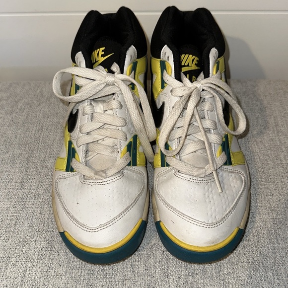 NIKE AIR Tech Challenge 315928-101 2007 White Mid Shoes Youth Sz 4.5 - Picture 4 of 10